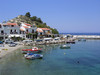 Baai en pier Kokkari.jpg